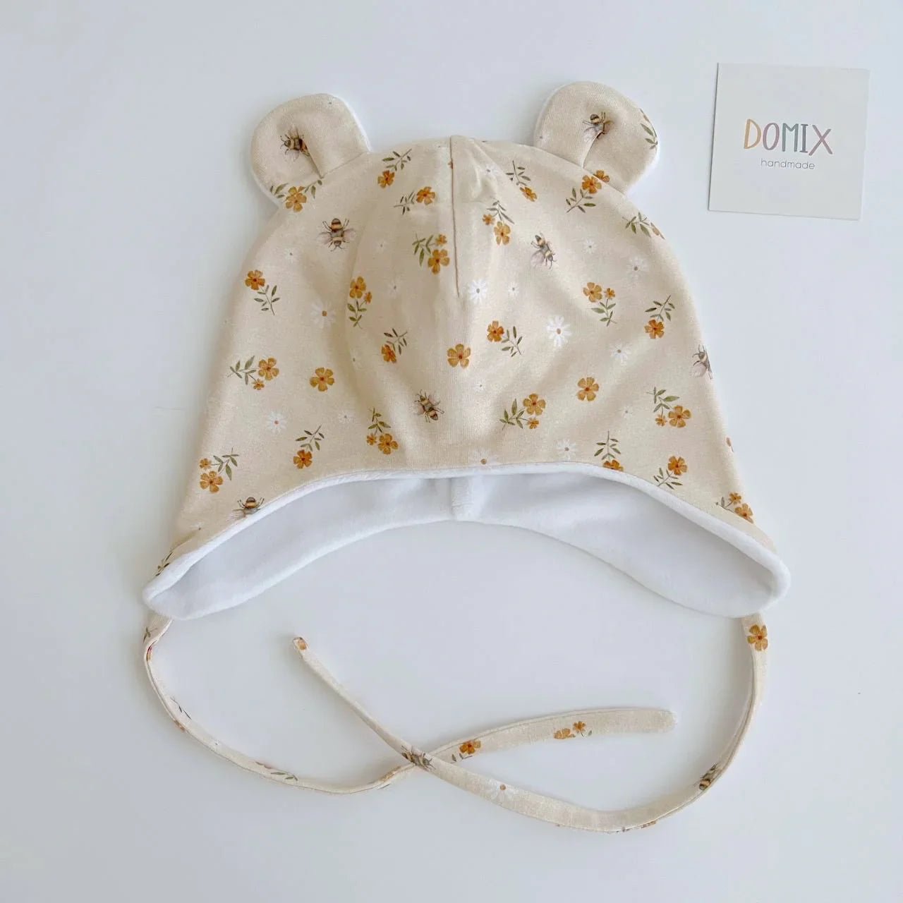 Hat with ties - Domix