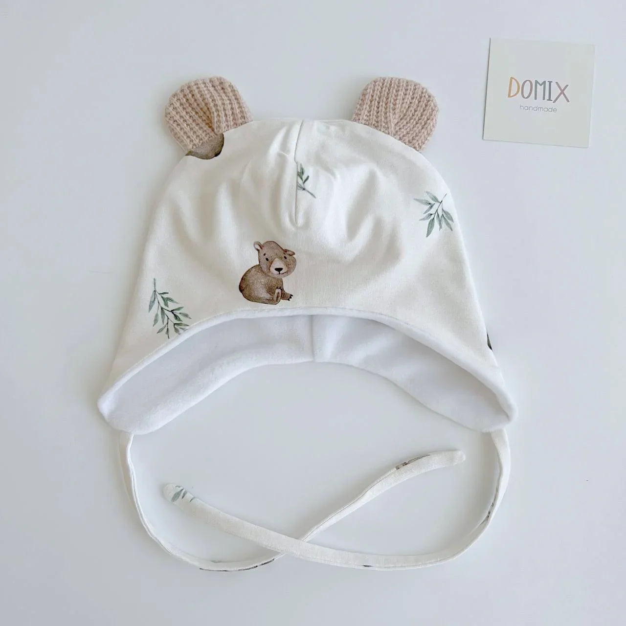 Hat with ties - Domix