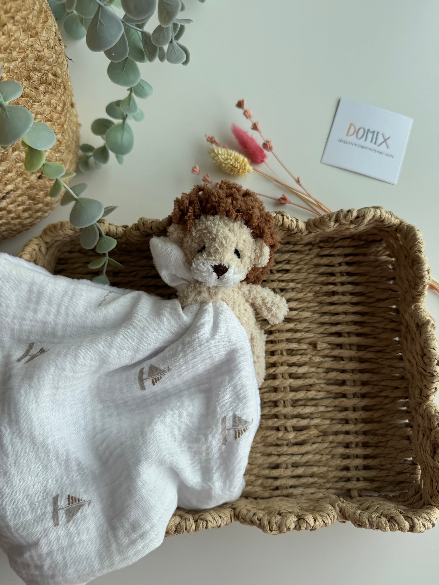 Doudou Lion – Peluche avec Couverture Douillette en Mousseline (Certifié CE)