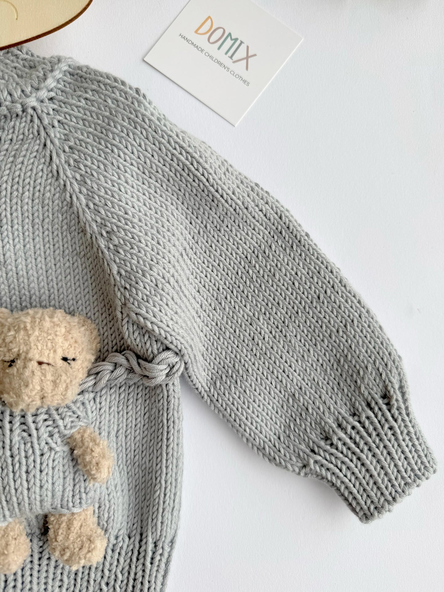 The Little Treasure Sweater - Domix