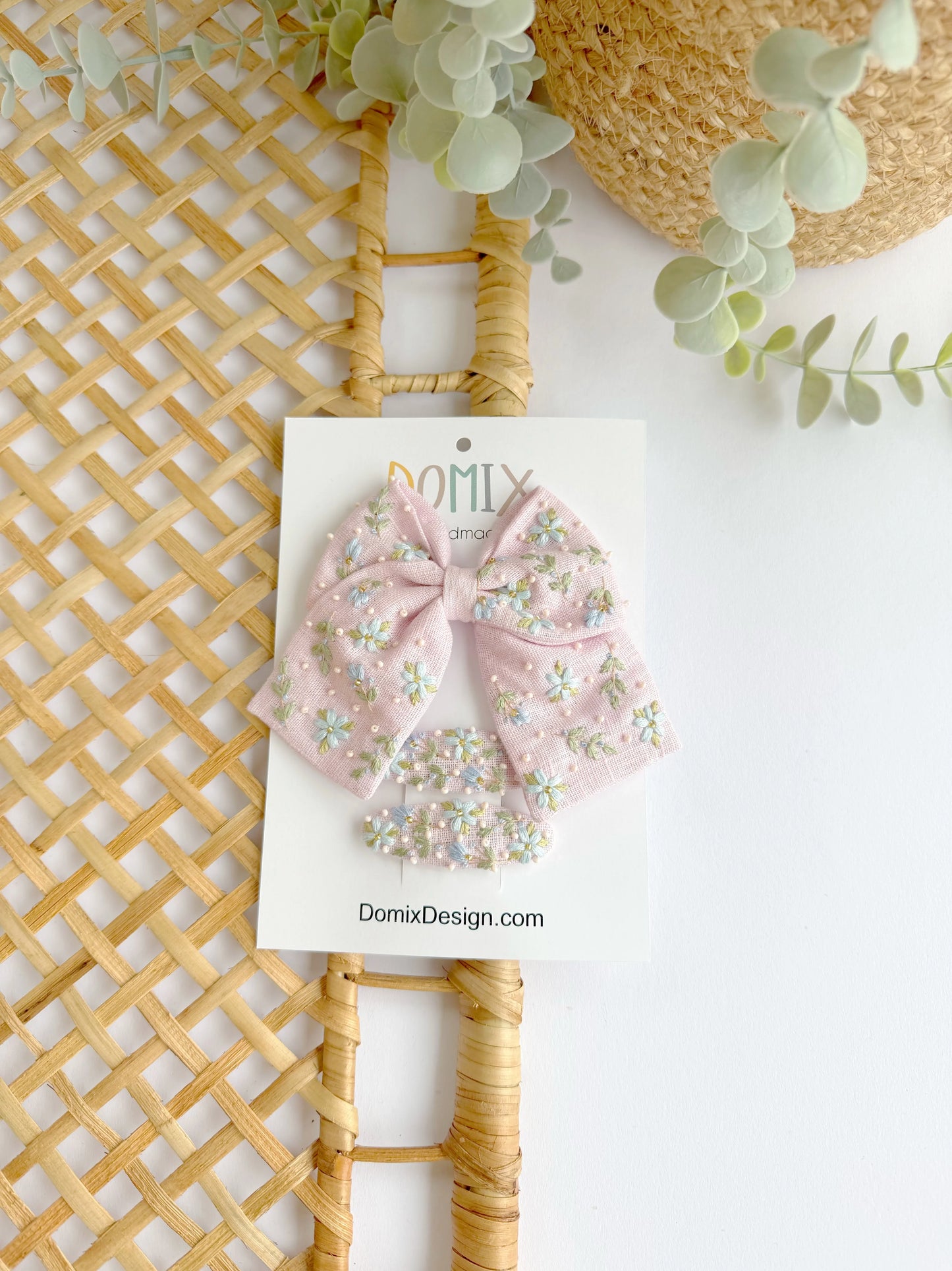 Embroidered Elegance Clips - Domix