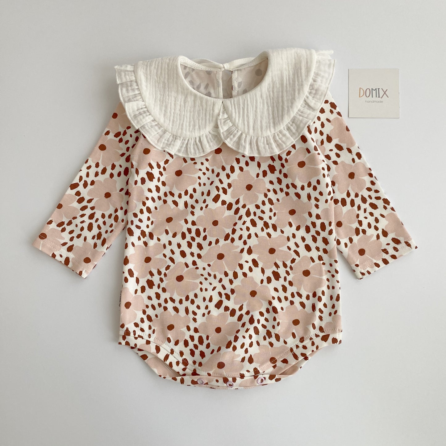 Body fleuri avec col élégant
