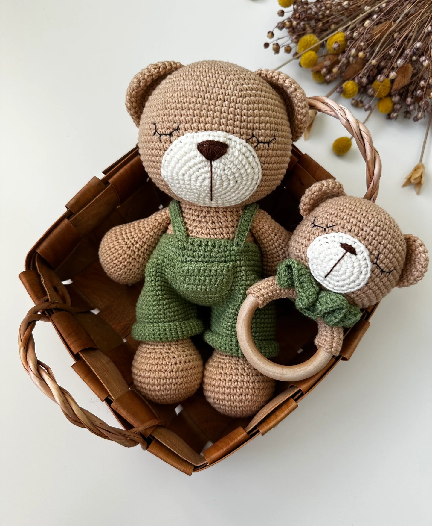 Bear knitted toy and rattle - Domix