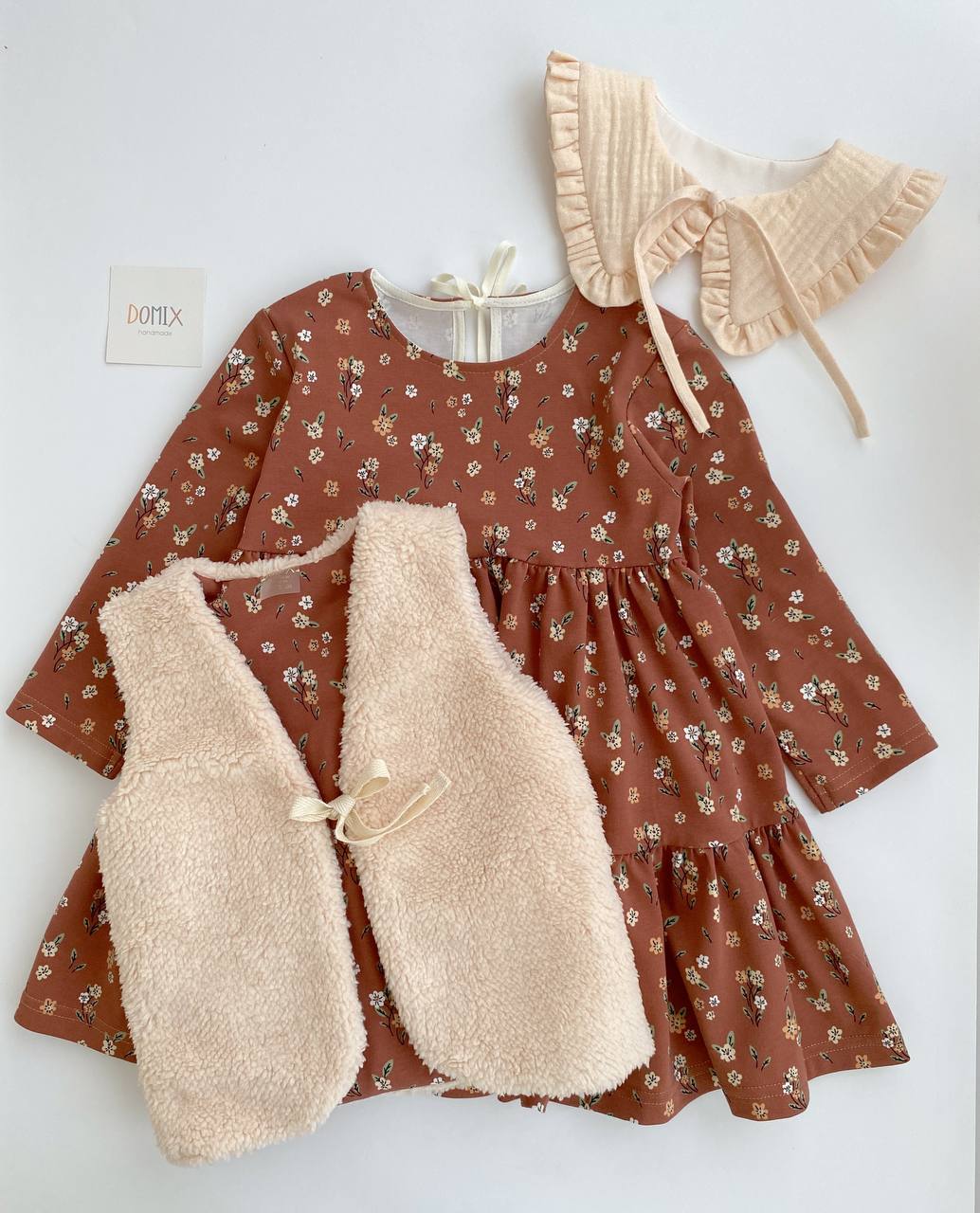 Floral Dress with Detachable Ruffle Collar