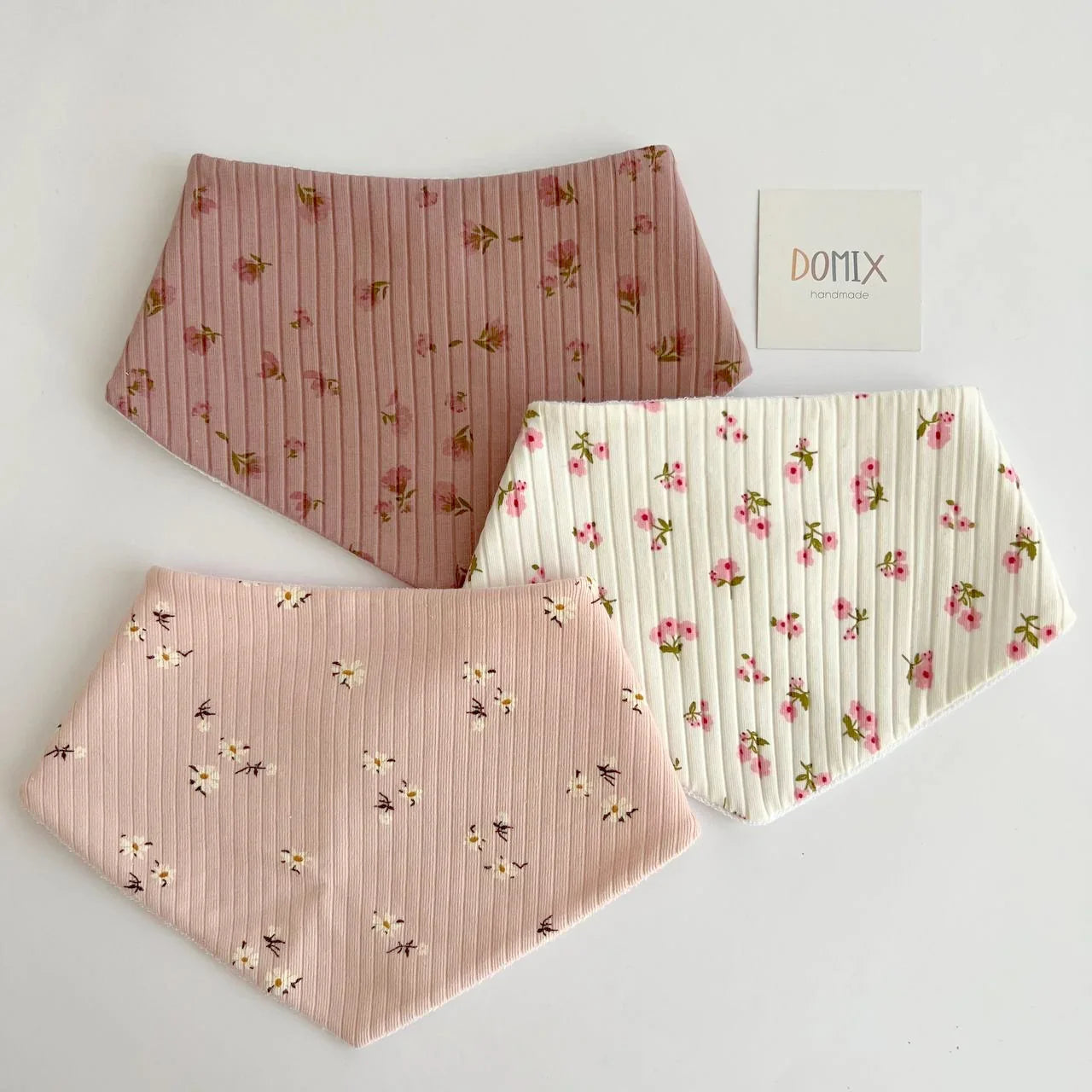 Bibs Flowers - Domix
