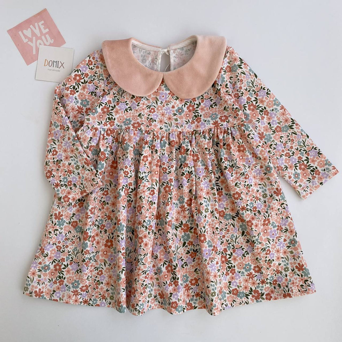 Pastel Floral Girls’ Dress with Peter Pan Collar – Handmade in Switzerland