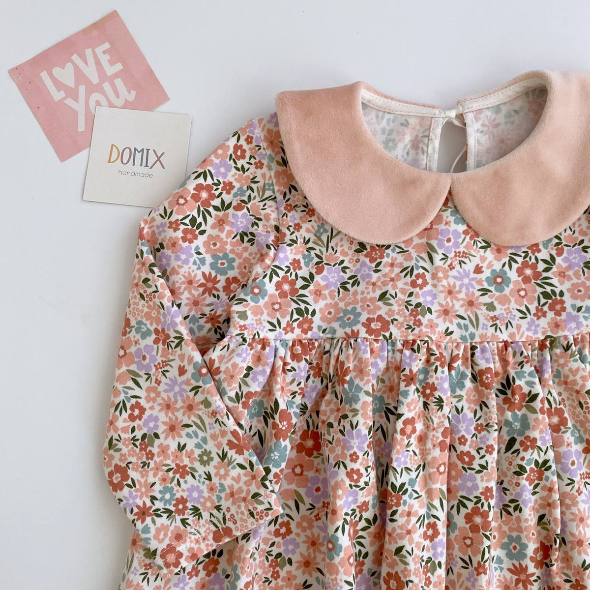 Pastel Floral Girls’ Dress with Peter Pan Collar – Handmade in Switzerland