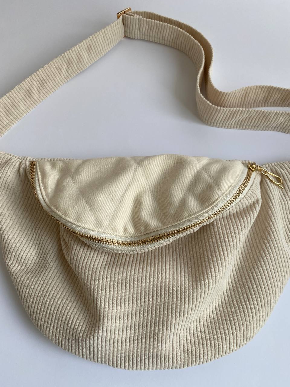 Handgemachte Kord-Gürteltasche – Creme Minimalistische Crossbody Bauchtasche