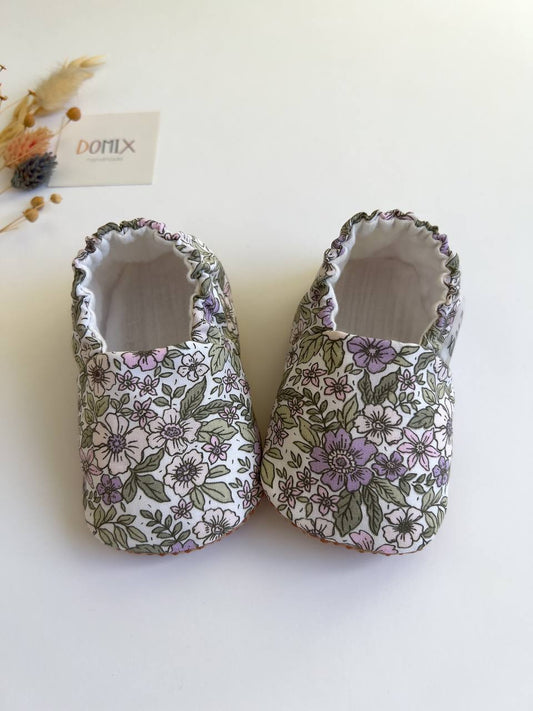 Chaussons bébé fleuris – Chaussons bébé et tout-petits en coton faits à la main