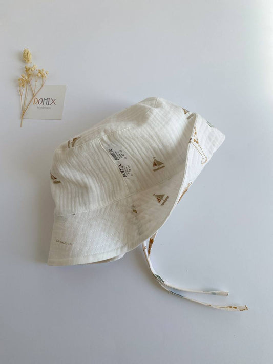 Handgemachter, wendbarer Baby-Sonnenhut aus Baumwolle – Minimale neutrale Edition