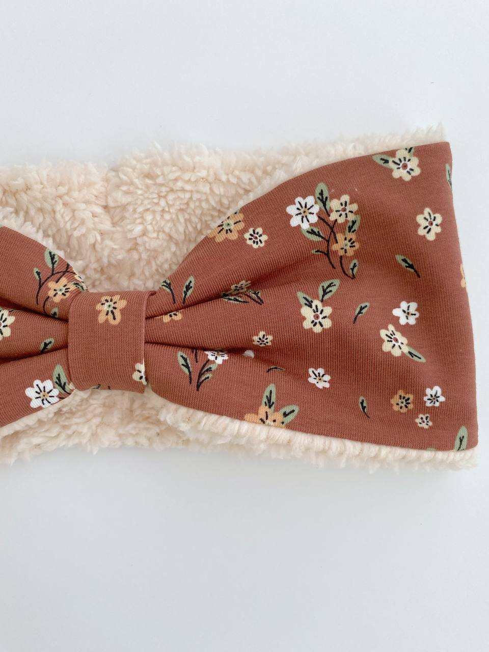 Blumen-Haarband mit Schleife – Teddy & Jersey