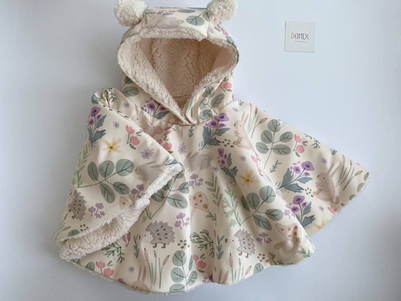 🌸 Floral Waterproof Poncho – Handmade Rain Protection with Charm