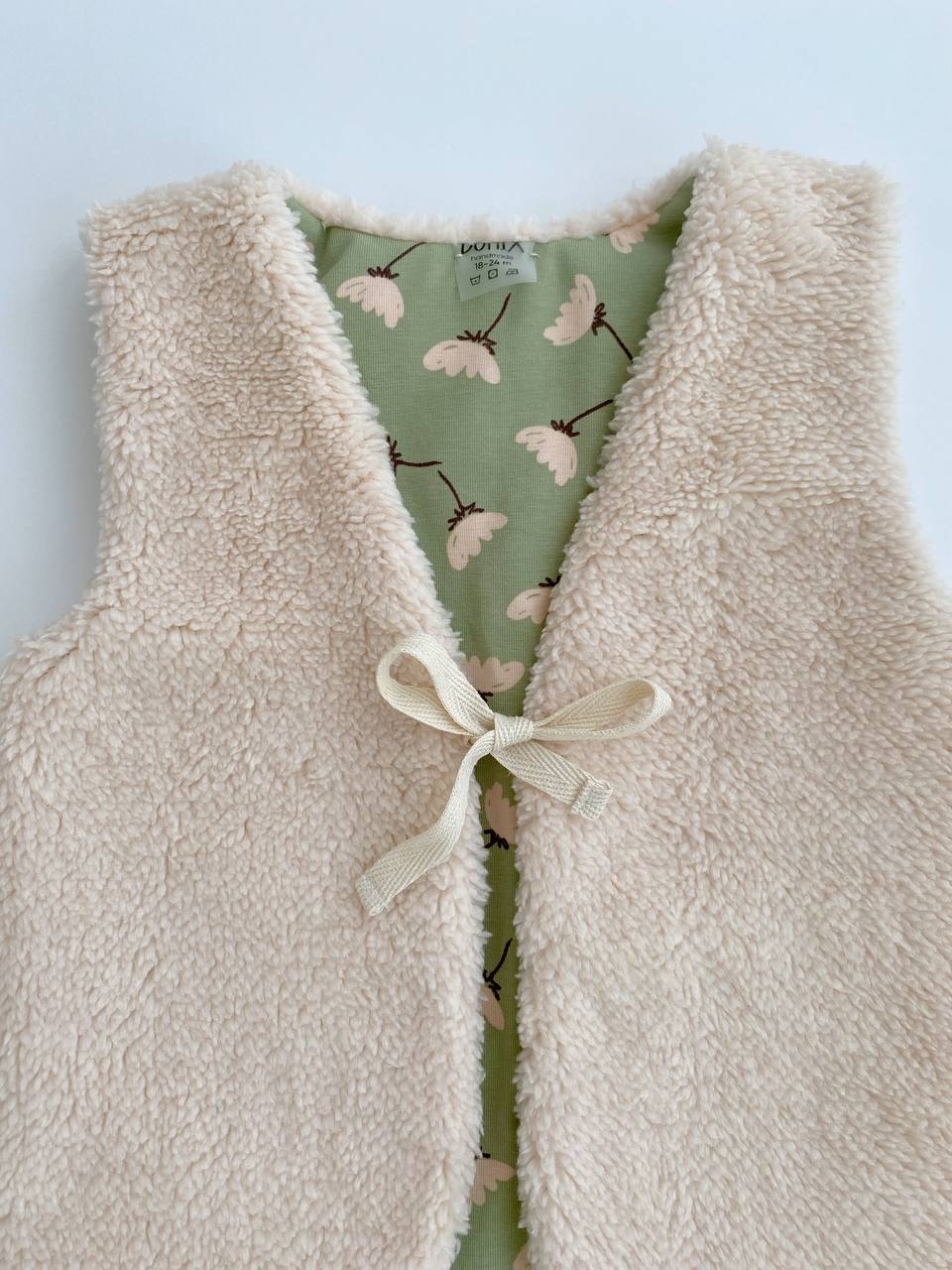 Sherpa Reversible Vest – Cream & Sage Floral