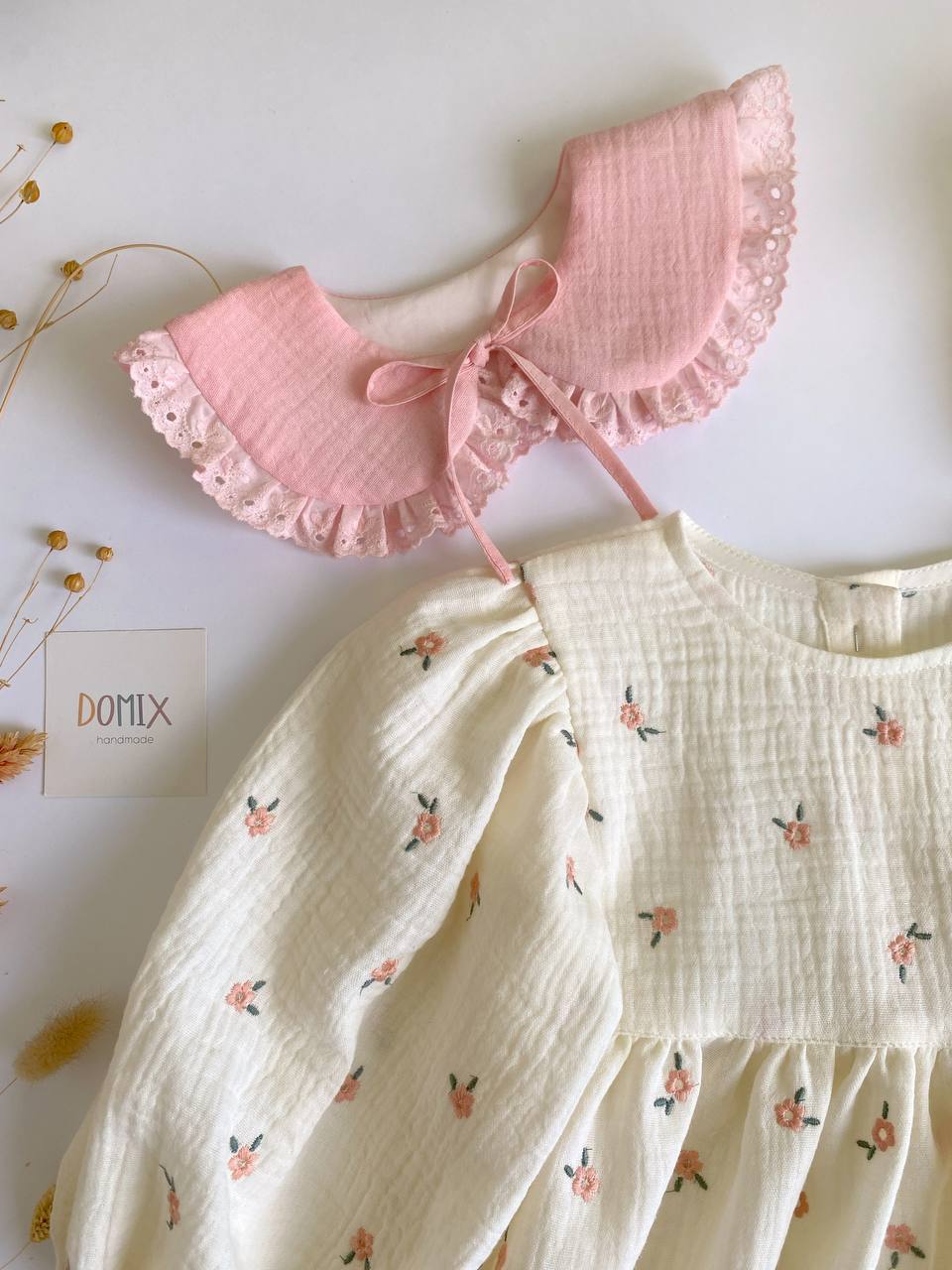 Musselin-Kleid mit abnehmbarem Kragen – Handgefertigtes Baby- & Kleinkindkleid