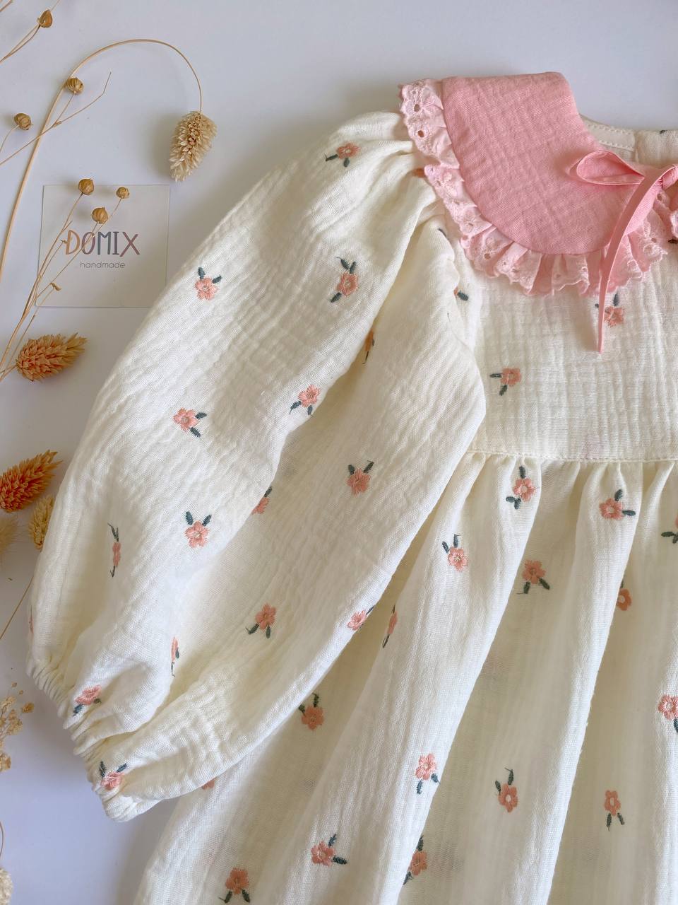 Musselin-Kleid mit abnehmbarem Kragen – Handgefertigtes Baby- & Kleinkindkleid