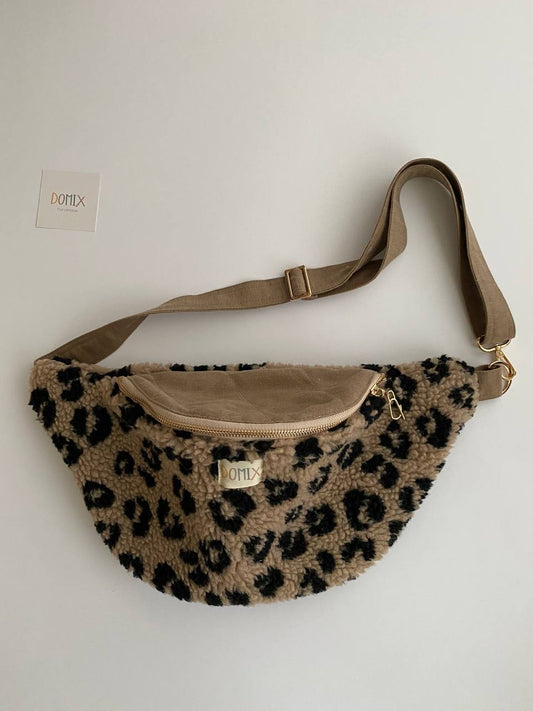 ✨ Leopard Sherpa Belt Bag — DomixDesign (Handmade) - Domix