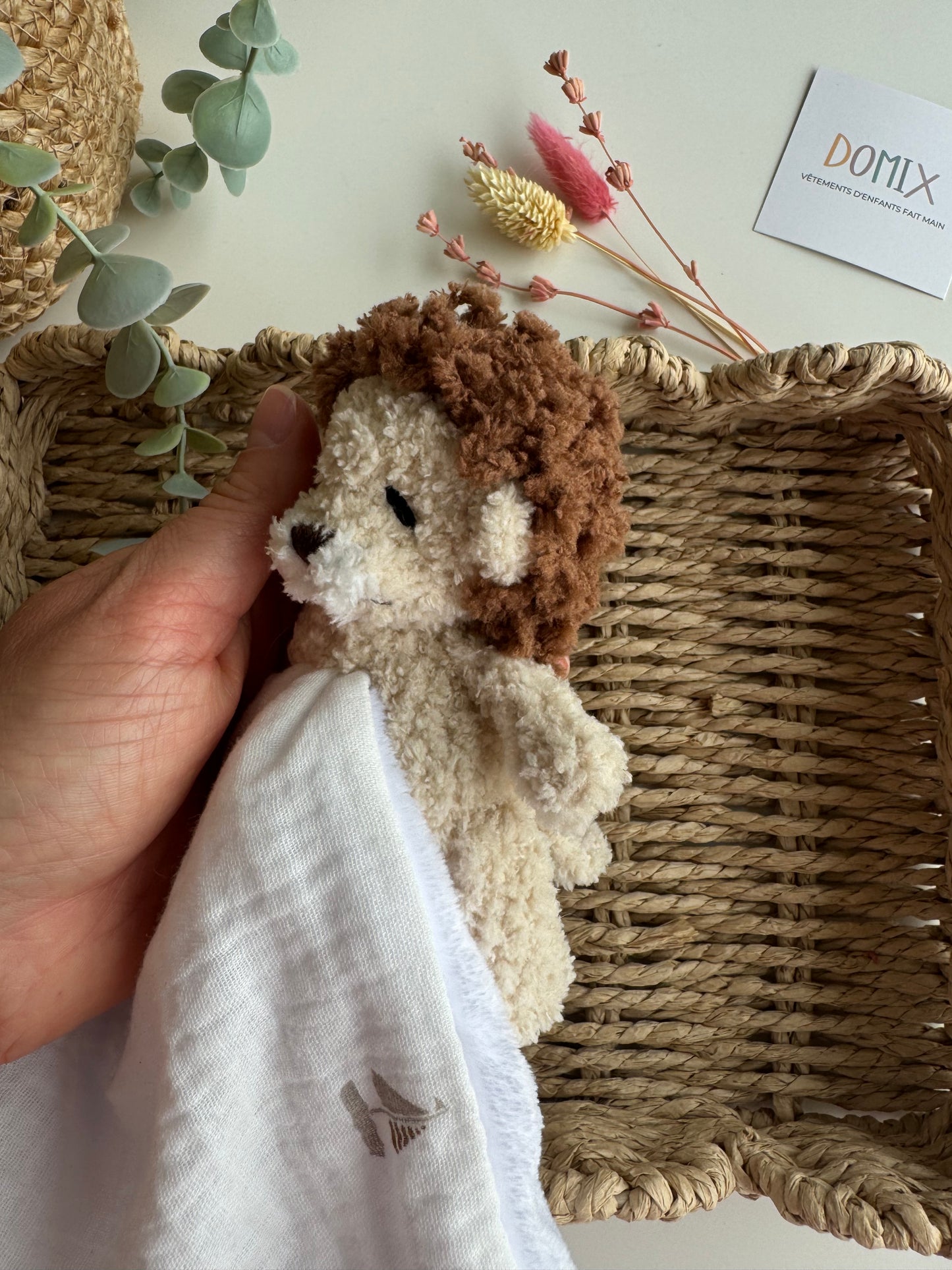 Doudou Lion – Peluche avec Couverture Douillette en Mousseline (Certifié CE)