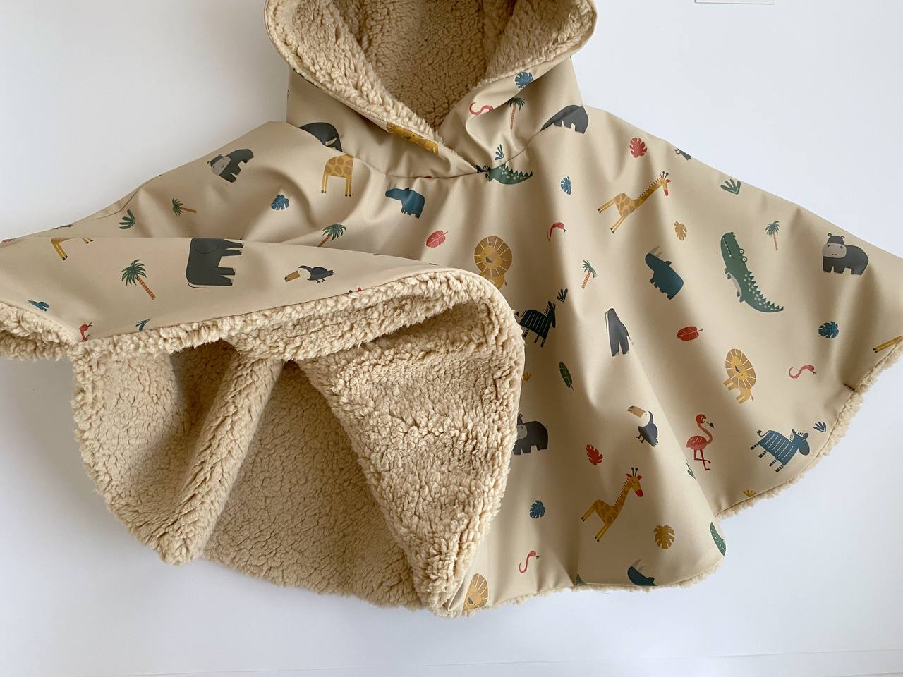 🦒 Safari Waterproof Poncho – Handmade Rain Protection with Style