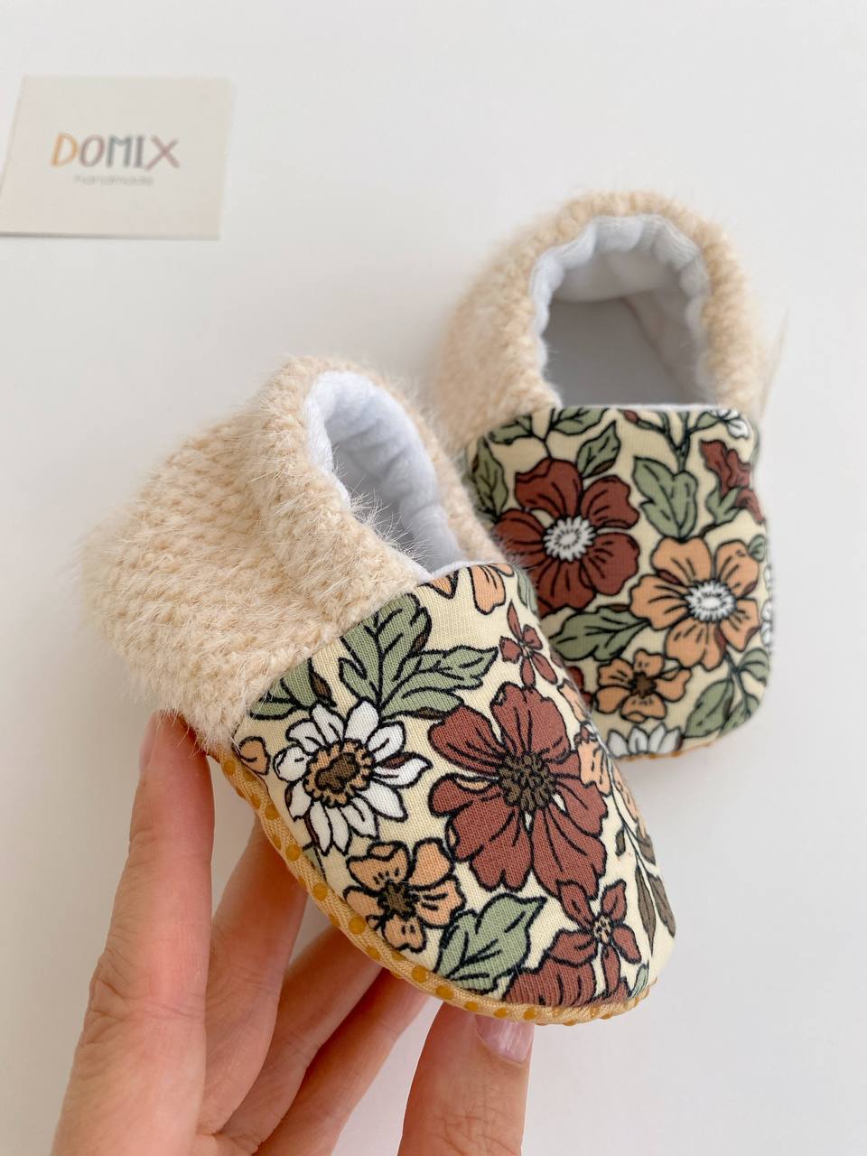 Baby-Hausschuhe mit Blumenmuster – Jersey & Velours