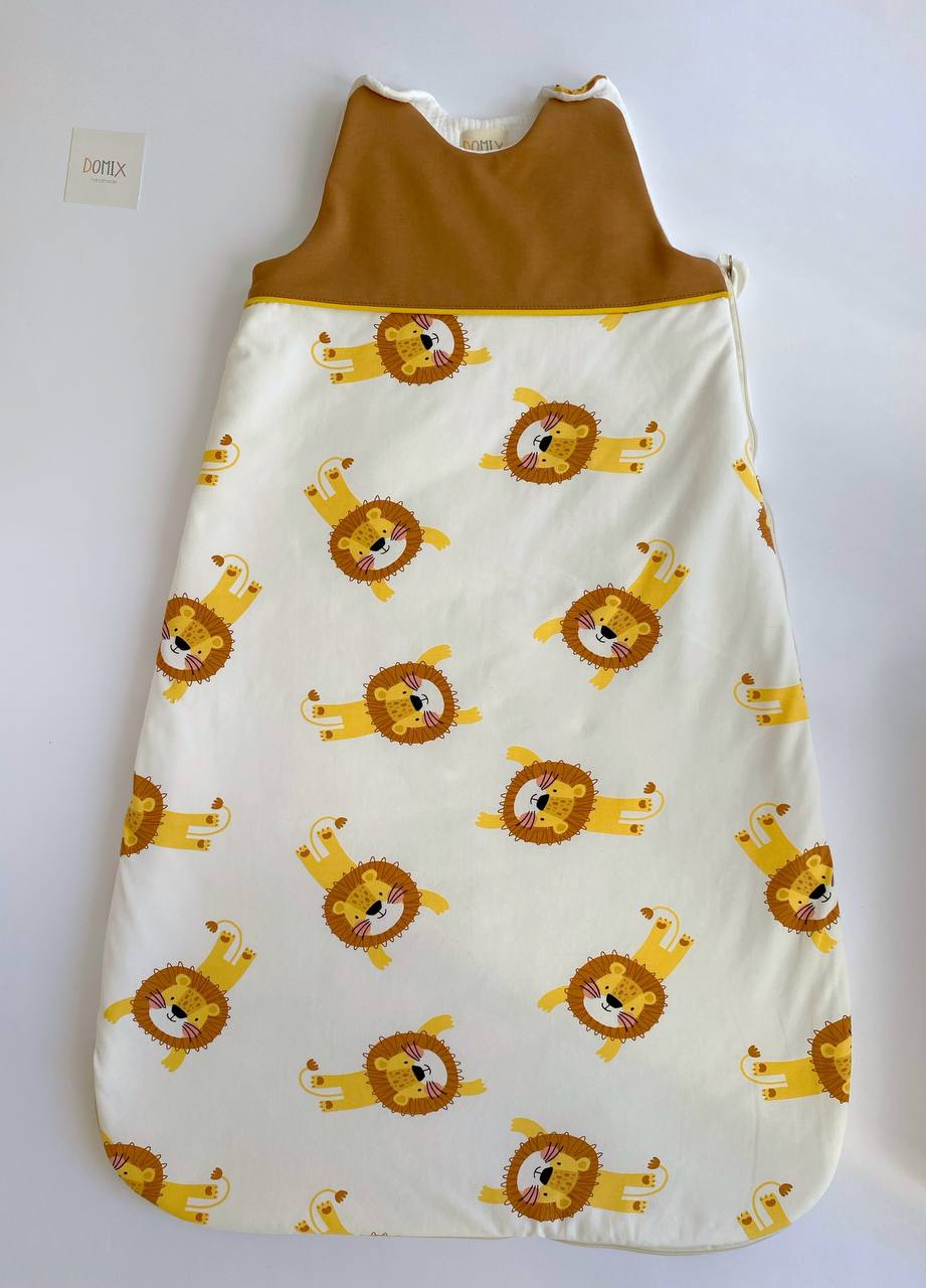 Gigoteuse Faite Main pour Bébé – Sac de Couchage en Coton avec Imprimé Lion