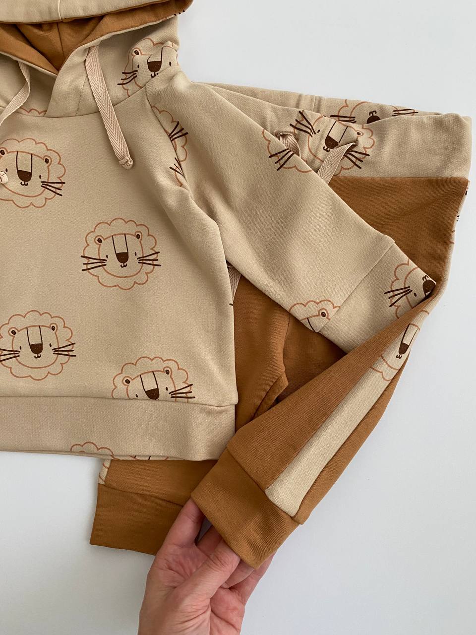 Lion Hoodie Set – Handmade Comfort for Little Explorers 🦁