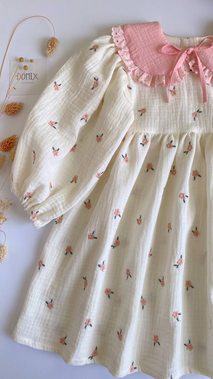 Musselin-Kleid mit abnehmbarem Kragen – Handgefertigtes Baby- & Kleinkindkleid